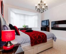 United Kingdom Greater London Barnet vacation rental compare prices direct by owner 13727061