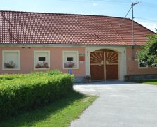 Czechia South Bohemia Vodňany vacation rental compare prices direct by owner 13563618