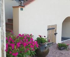 France Auvergne Saint-Rémy-de-Chargnat vacation rental compare prices direct by owner 5408599