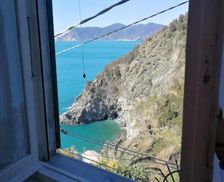 Italy Liguria Corniglia vacation rental compare prices direct by owner 4372342