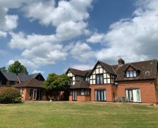 United Kingdom Oxfordshire Henley on Thames vacation rental compare prices direct by owner 13945754