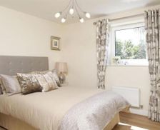 United Kingdom Greater London Hillingdon vacation rental compare prices direct by owner 8405591