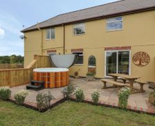 United Kingdom Powys Llandrindod Wells vacation rental compare prices direct by owner 6286014