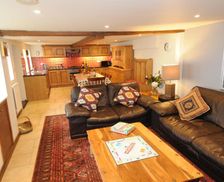 United Kingdom Dorset Charmouth vacation rental compare prices direct by owner 13963179