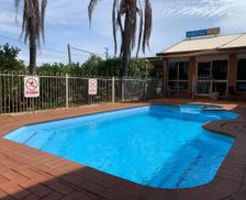 Australia Queensland Charleville vacation rental compare prices direct by owner 13763719