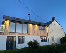 United Kingdom South West England Helston vacation rental compare prices direct by owner 18276294