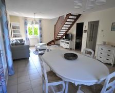 France Vaucluse Saint-Didier vacation rental compare prices direct by owner 5345537