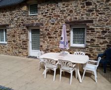 France Brittany Merléac vacation rental compare prices direct by owner 12919606