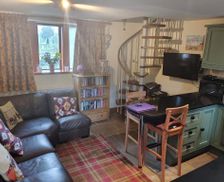 United Kingdom West Yorkshire Holmfirth vacation rental compare prices direct by owner 13725626