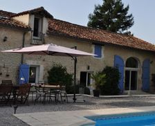 France Aquitaine Champagne-et-Fontaine vacation rental compare prices direct by owner 15897733