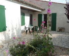 France Nouvelle-Aquitaine Saint-Martin-De-Ré vacation rental compare prices direct by owner 5119042