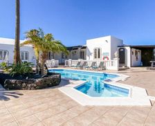 Spain Lanzarote Puerto del Carmen vacation rental compare prices direct by owner 4582666