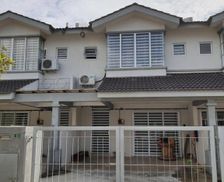 Malaysia Perak Ipoh vacation rental compare prices direct by owner 6684233