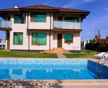 Bulgaria Dobrich Province Bŭlgarevo vacation rental compare prices direct by owner 14316640