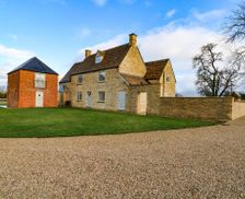 United Kingdom Cotswolds Bampton vacation rental compare prices direct by owner 4308066