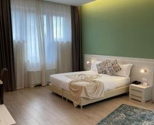 Italy Lombardy Melegnano vacation rental compare prices direct by owner 14314912