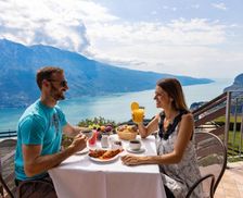 Italy Lombardy Tremosine Sul Garda vacation rental compare prices direct by owner 15076058