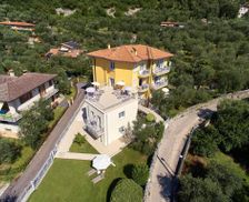 Italy Veneto Malcesine vacation rental compare prices direct by owner 9842586