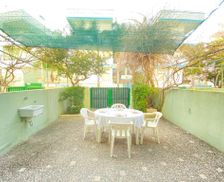 Italy Provincia di Lecce Baia Verde vacation rental compare prices direct by owner 4909107