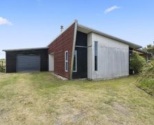 New Zealand Manawatu Manakau vacation rental compare prices direct by owner 15806037