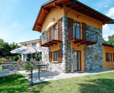 Italy Piedmont Pettenasco vacation rental compare prices direct by owner 29968299