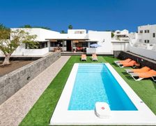 Spain Lanzarote Costa Teguise vacation rental compare prices direct by owner 14779926