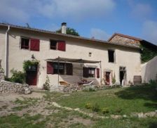 France Auvergne-Rhône-Alpes Saint-Georges-Haute-ville vacation rental compare prices direct by owner 20258880