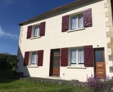 France Auvergne Prémilhat vacation rental compare prices direct by owner 12985639