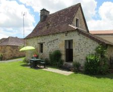 France Nouvelle-Aquitaine Hautefort vacation rental compare prices direct by owner 4859713