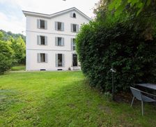 Italy Lombardy Maccagno Inferiore vacation rental compare prices direct by owner 7508636