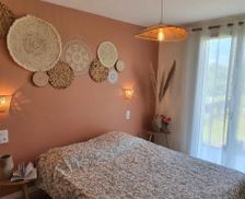 France Pays de la Loire Saint-Rémy-la-Varenne vacation rental compare prices direct by owner 13432605