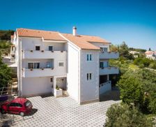 Croatia Split-Dalmatia County Supetar vacation rental compare prices direct by owner 14967285