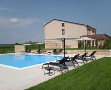 Italy Veneto Castelnuovo del Garda vacation rental compare prices direct by owner 14649525