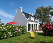 France Brittany Lampaul-Ploudalmézeau vacation rental compare prices direct by owner 19748207