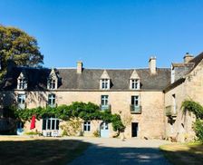 France Brittany Saint-Nicolas-du-Pélem vacation rental compare prices direct by owner 13425301