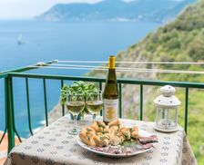 Italy Liguria Corniglia vacation rental compare prices direct by owner 18858089