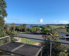 Australia VIC Lakes Entrance vacation rental compare prices direct by owner 6601586