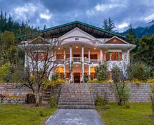 India Himachal Pradesh Manāli vacation rental compare prices direct by owner 16183247