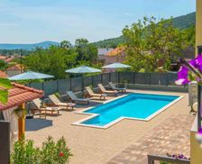 Croatia Split-Dalmatia County Zmijavci vacation rental compare prices direct by owner 14683729