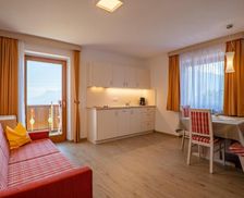 Italy Trentino-Alto Adige Dorf Tirol vacation rental compare prices direct by owner 9478395