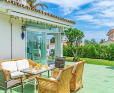 Spain Andalucía La Cala de Mijas vacation rental compare prices direct by owner 25080391