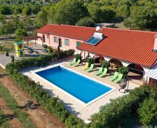 Croatia Split-Dalmatia County Prapatnica vacation rental compare prices direct by owner 9340362