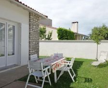 France New Aquitaine Pontaillac vacation rental compare prices direct by owner 13418506