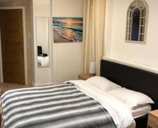 United Kingdom Greater London Twickenham vacation rental compare prices direct by owner 12136959