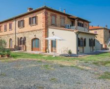 Italy Tuscany Podere SantʼElisa vacation rental compare prices direct by owner 6272962