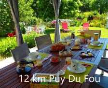 France Pays de la Loire Saint-Paul-en-Pareds vacation rental compare prices direct by owner 13711473