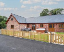 United Kingdom Powys Llandyssil vacation rental compare prices direct by owner 16357497