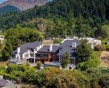 New Zealand OTA Queenstown vacation rental compare prices direct by owner 24890843