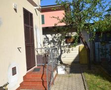 Italy Liguria Ameglia vacation rental compare prices direct by owner 10432832