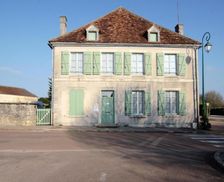 France Burgundy Sainpuits vacation rental compare prices direct by owner 13480015